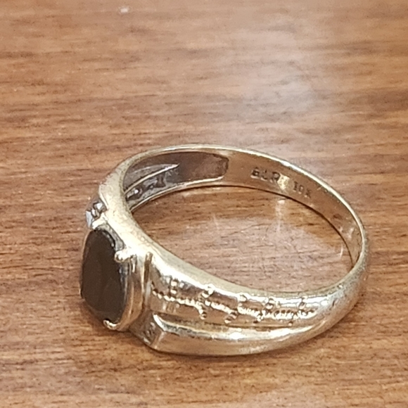 Black Onyx accented Diamonds 10kt gold - Picture 10 of 12